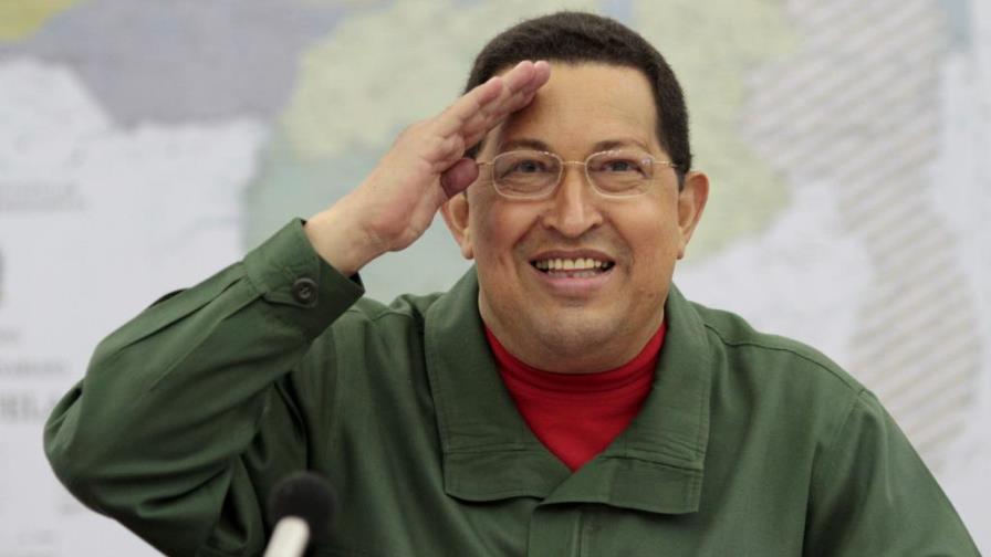 Chávez dice que ya se le cae el cabello y pronto será calvo