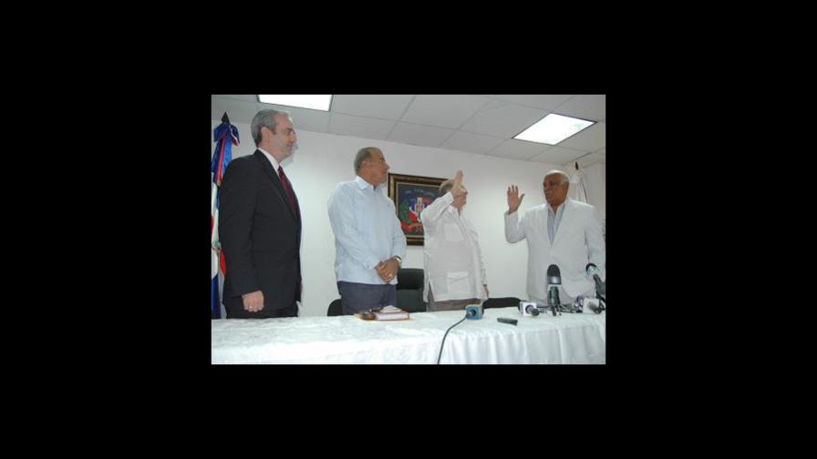 Ex senador Iván Rondón regresa al PRD Ex senador Iván Rondón regresa al PRD