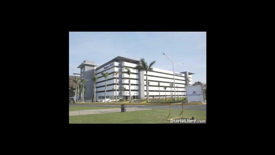 Usarían parqueos de la UASD para aulas