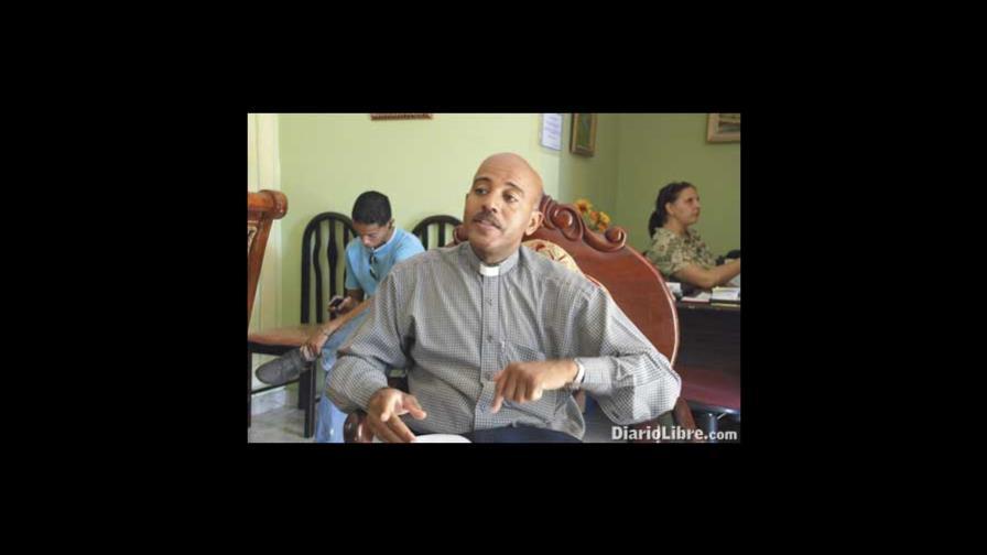 Acciones con nombres y apellidos - Manuel Ruiz Sacerdote Iglesia Santa Cecilia