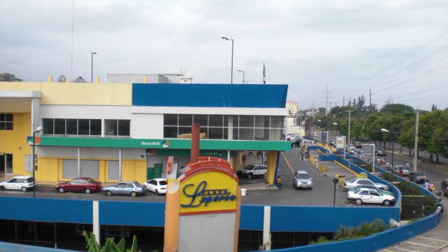 Controlan fuego afectó almacén de La Sirena en la Independencia