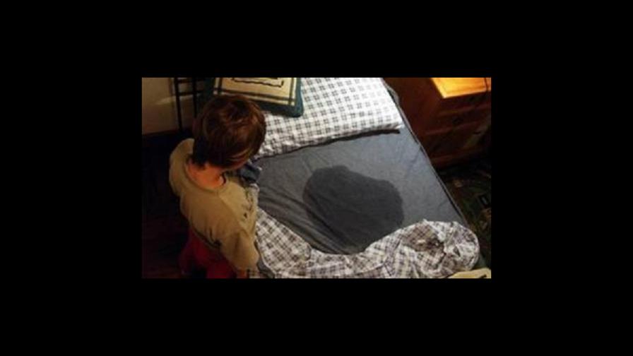 Mi hijo sigue mojando la cama de noche (Enuresis nocturna)