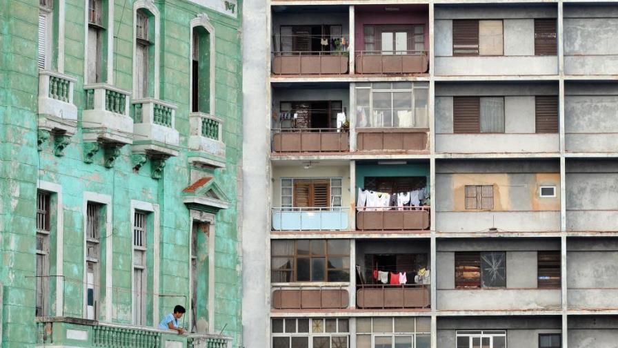 Despúes de 50 años Cuba autoriza la compra y venta de viviendas