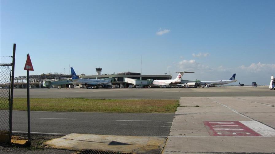 AILA: Cancelan ocho llegadas y once salidas por Emily