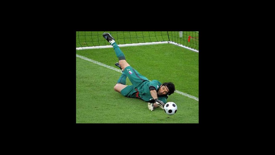 Buffon Mejor Portero del Mundo de la Década, Casillas segundo Buffon Mejor Portero del Mundo de la Década, Casillas segundo