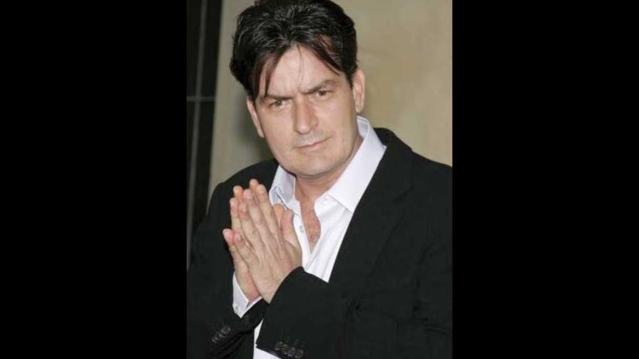 Charlie Sheen irá a Haití invitado por Sean Penn