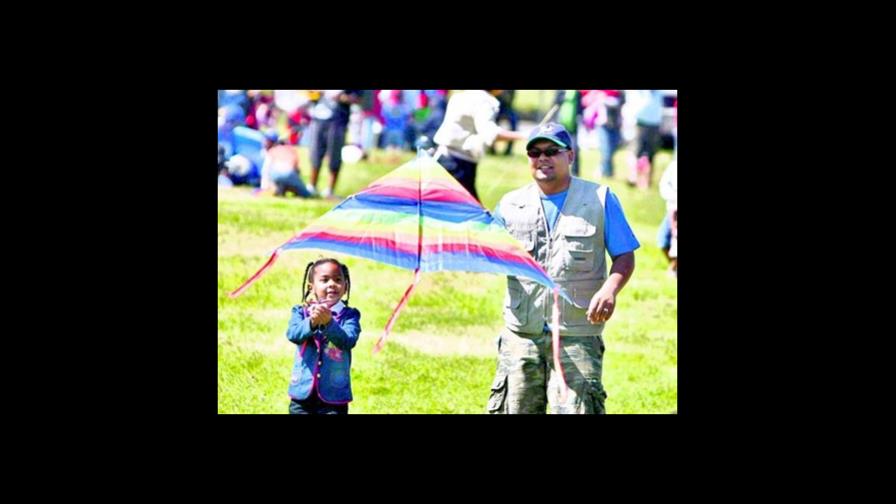 Actividades para padres e hijos: aduéñense del cielo con las chichiguas