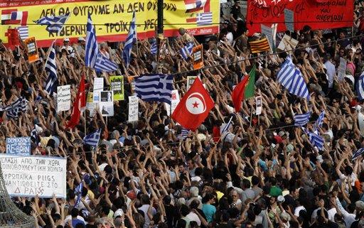 Decenas de miles protestan en Atenas contra medidas de austeridad ...