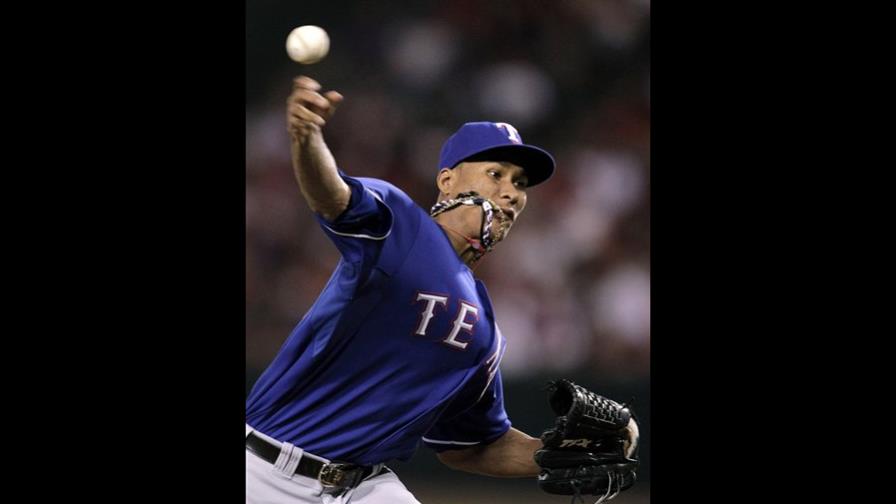 Ogando domina desde el montículo