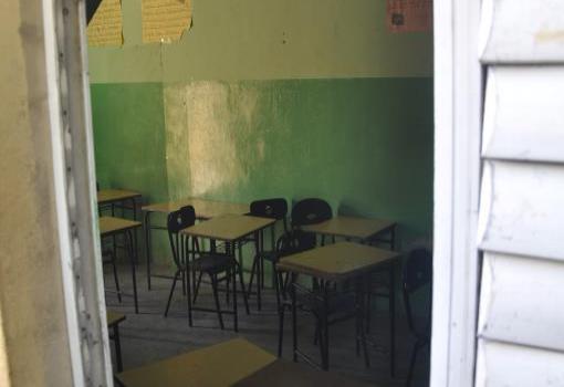 Suspenden docencia en liceo de Santiago por deterioro de plantel ...