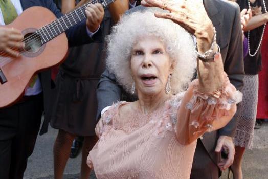 Duquesa de Alba, bailando una sevillana