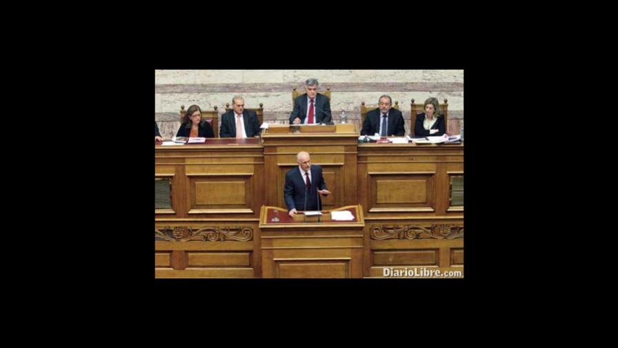 Papandréu recibe voto de confianza en Grecia