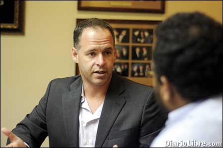 Lanzan tres nuevos Blackberry para el Caribe