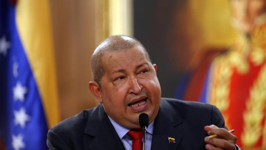 Chávez bromea sobre su piquito a Obama en el aviso de Benetton