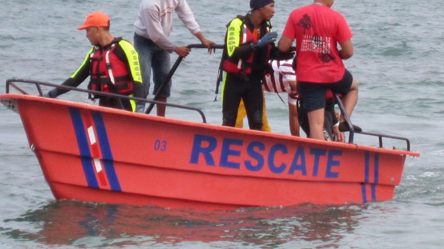 Rescatan con vida 18 viajeros, nueve siguen desaparecidos