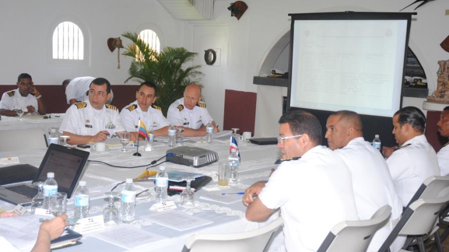 Marina de Guerra celebra encuentro con Armada Nacional de Colombia