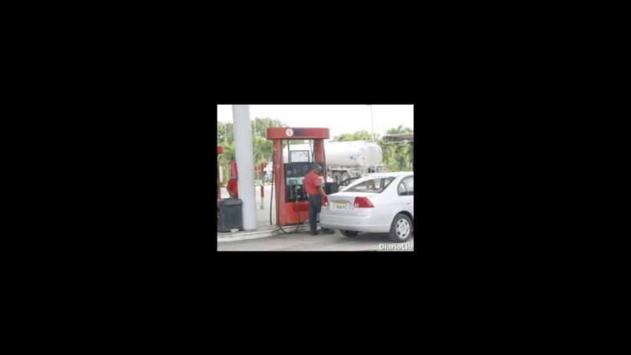 Bajan precios de los combustibles por quinta semana