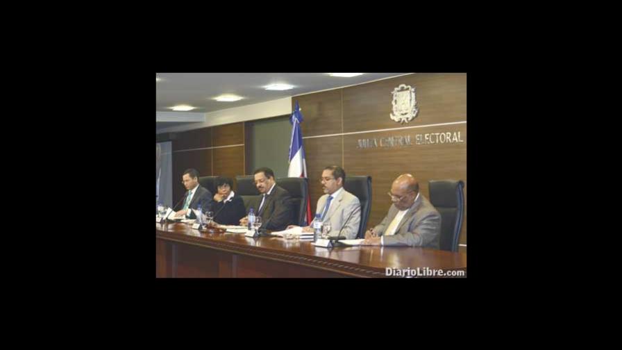 Olivares insiste en que Frías no debe estar JCE