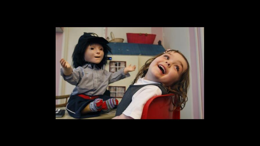 Un robot ayuda a los niños autistas