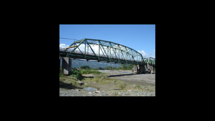 Cerrarán puente metálico sobre río Yuna por reparación