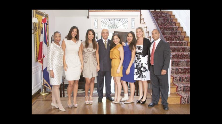 Obama recibe a Aníbal De Castro, embajador RD