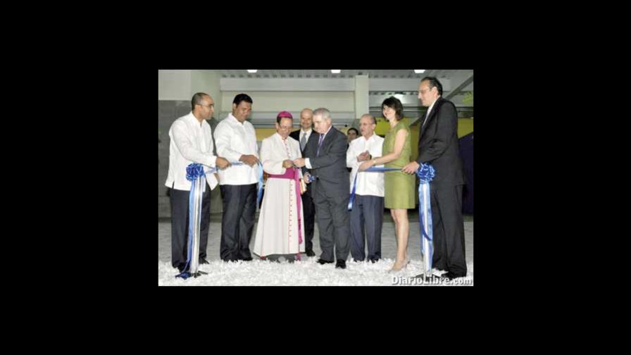 Multicentro La Sirena abre puertas Higüey