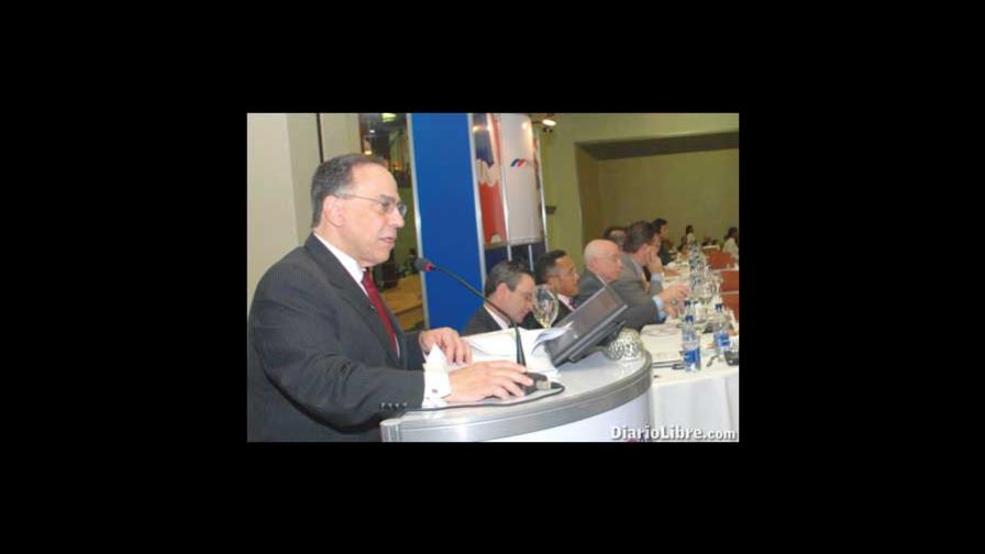 Celso pide a FMI liberar tope inversión eléctrica