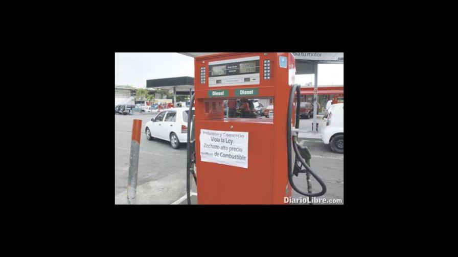 Por galón de gasolina premium, se paga de impuestos RD$66.47