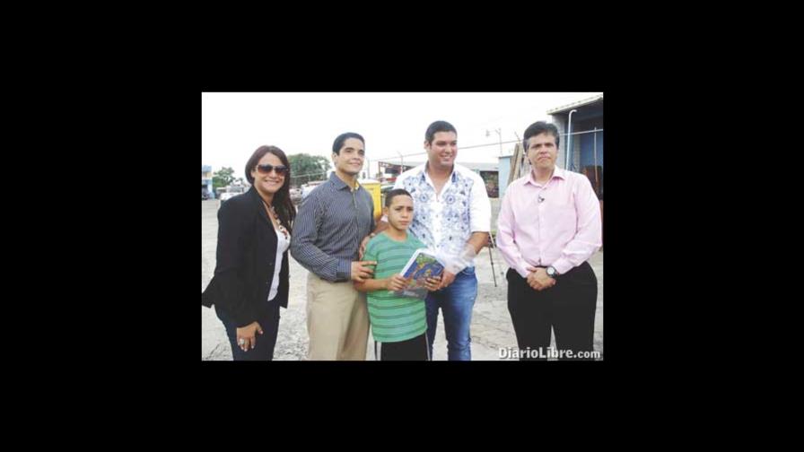 Almacenes León hace donativo