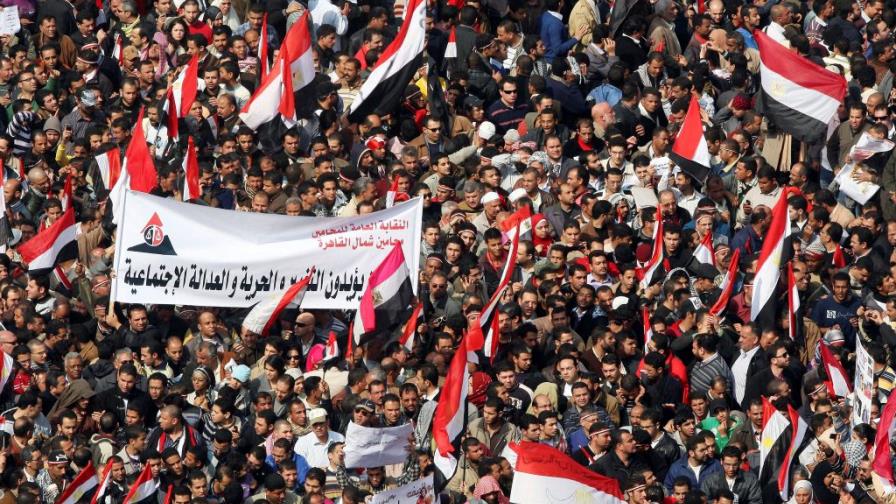 Protestas en Egipto se desbordan tras anuncio de continuidad de Mubarak