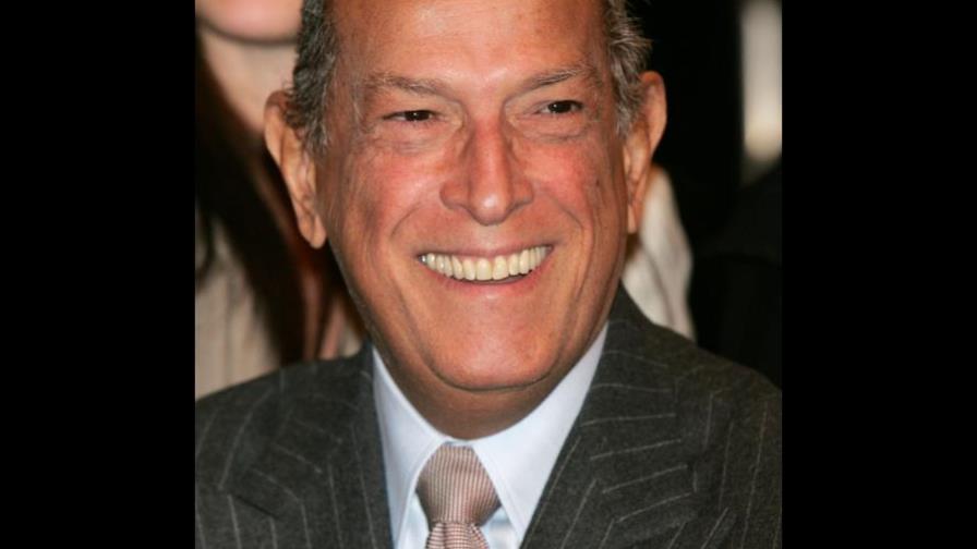 Gobierno de España condecora a Oscar de la Renta