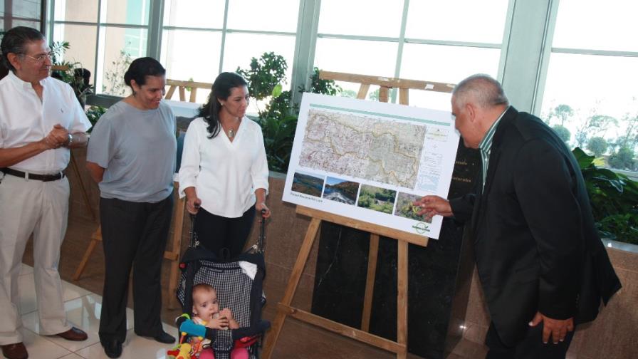 Exponen muestra fotográfica del Parque Nacional Piky Lora Exponen muestra fotográfica del Parque Nacional Piky Lora
