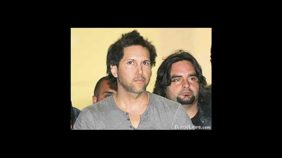 F. Agosto negocia a cambio de proteger a esposa y amante