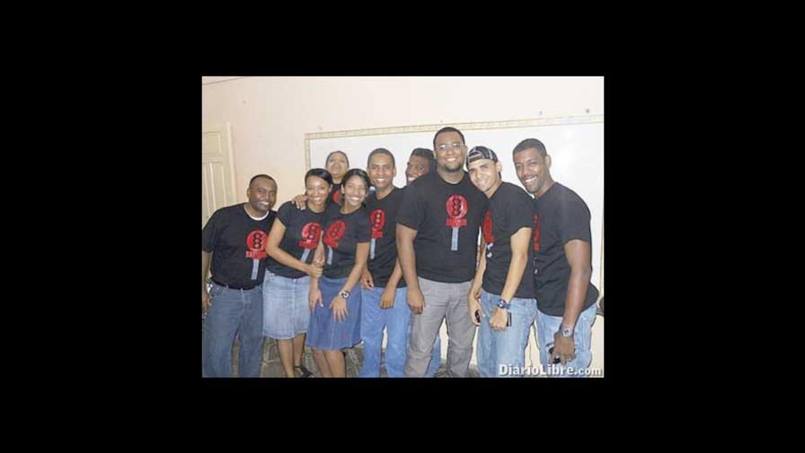 Jóvenes promueven valores en discotecas