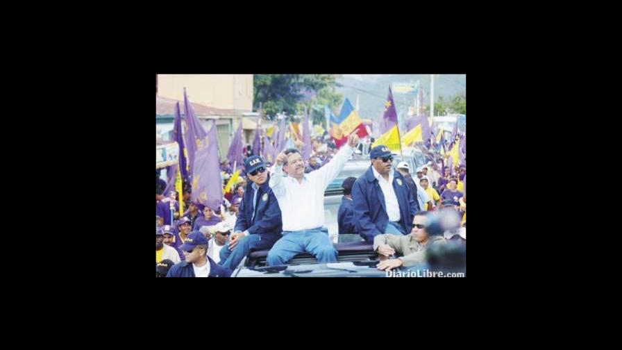 Caravana del PLD con Leonel, Danilo y Margarita a la cabeza