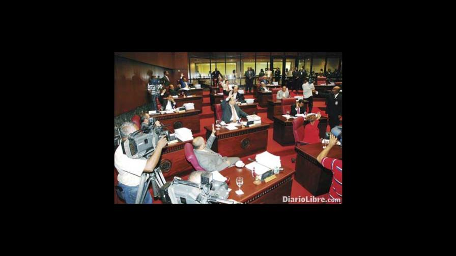 Diputados envían a Comisión Proyecto de Presupuesto del 2012 Diputados envían a Comisión Proyecto de Presupuesto del 2012