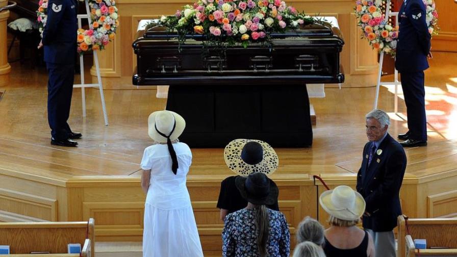 Primeras damas de EEUU despiden a Betty Ford en un funeral en California
