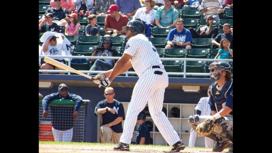 Dominicano Sandy Madera batea jonrón en triunfo de Monterrey sobre Saltillo