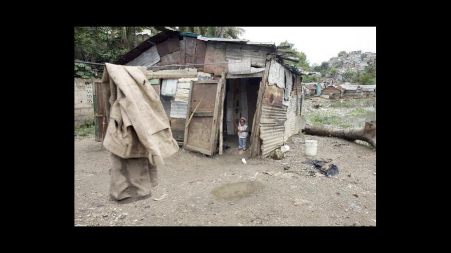 Informe dice pobreza en RD bajó 1.6 %