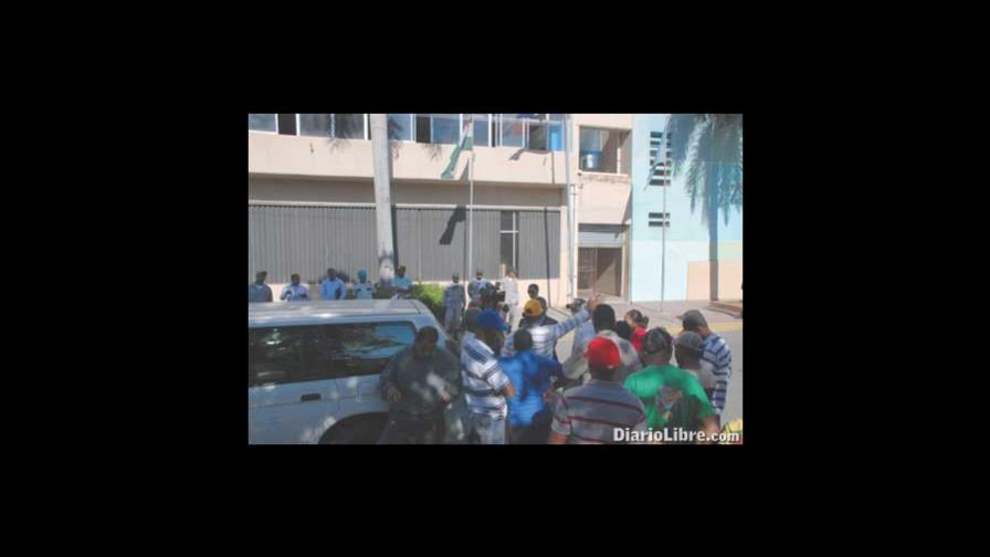 Choferes del Tamarindo y Fenatrano enfrentados por ruta Choferes del Tamarindo y Fenatrano enfrentados por ruta