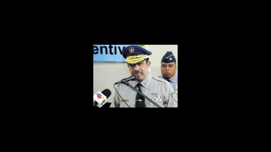 Policía dispone cancelar cuatro tenientes y un sargento