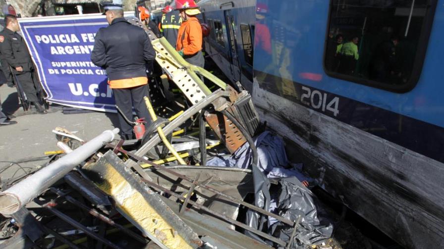Once muertos en accidente de tren en Argentina Once muertos en accidente de tren en Argentina