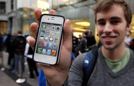 Sale a la venta el Iphone 4S