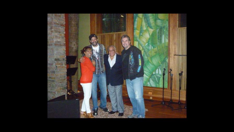 Milly Quezada y Juan L. Guerra, juntos en el estudio de grabación