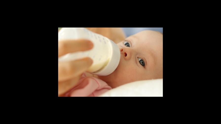 Mi hijo solo quiere leche: ¿Qué hago?