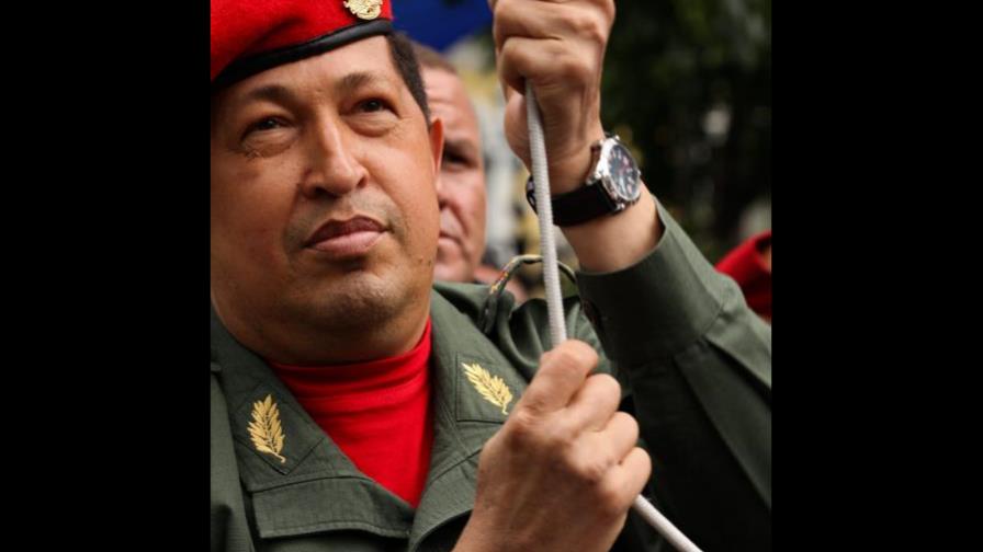 Chávez canta en acto conmemorativo y dice que su revolución es eterna