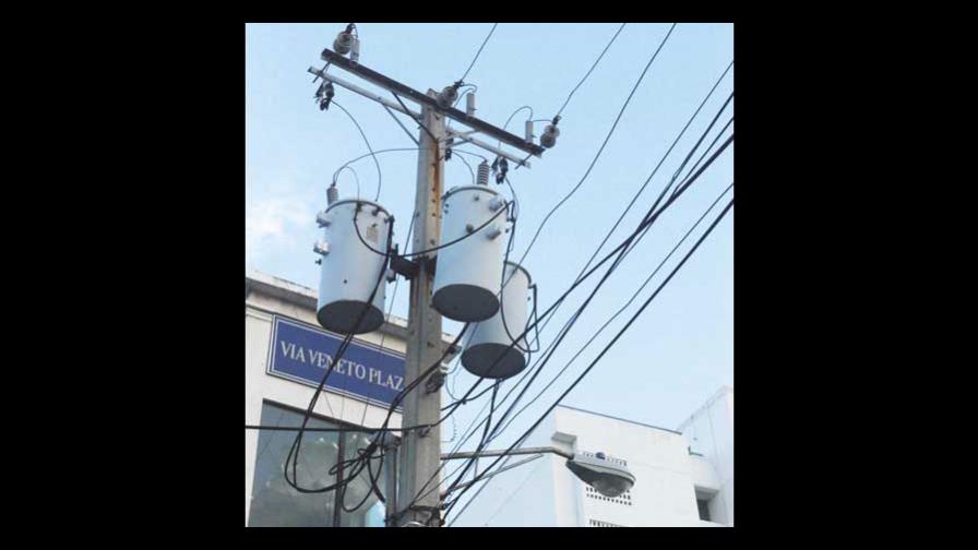 Única salida gobierno es subir la luz, pese al proceso electoral