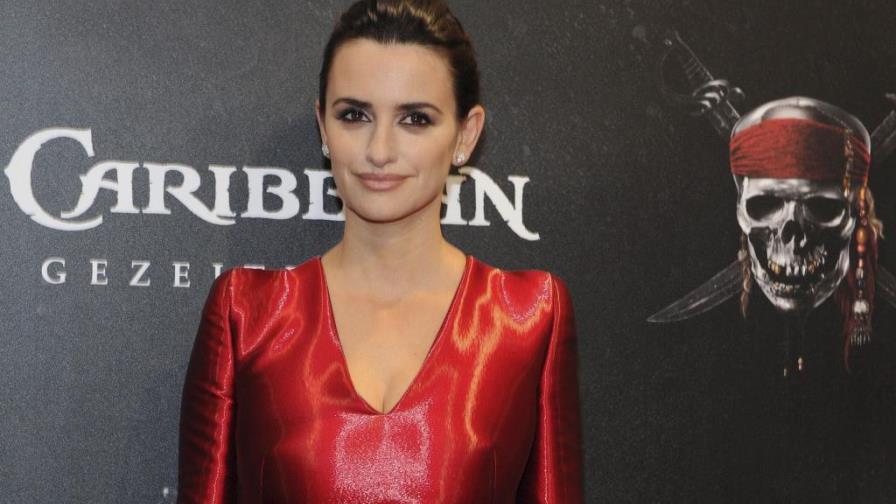 Penélope Cruz llora en una entrevista al hablar de su hijo