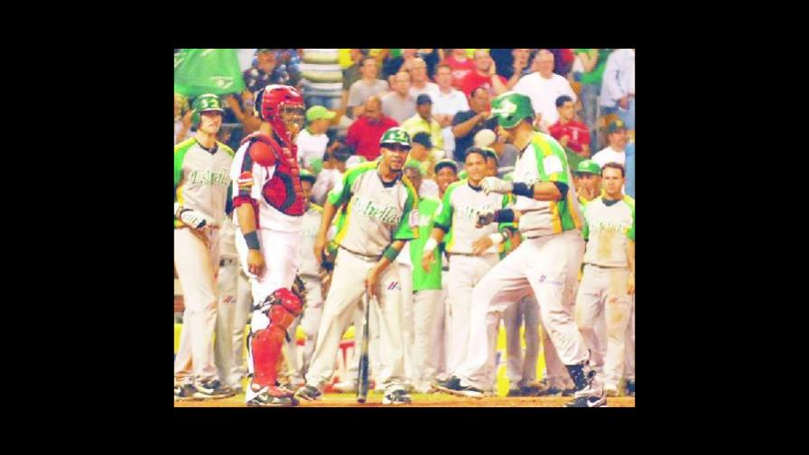 Estrellas vapulean a los Leones y fuerzan juego de desempate