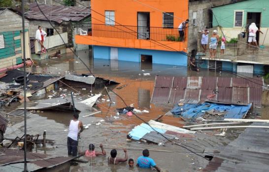 Aguaceros inundan sectores de Santiago